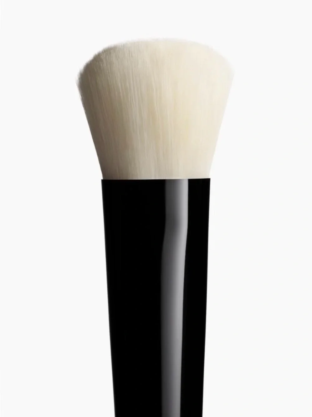 Les Pinceaux De Chanel Touch-up Face Brush N°104
